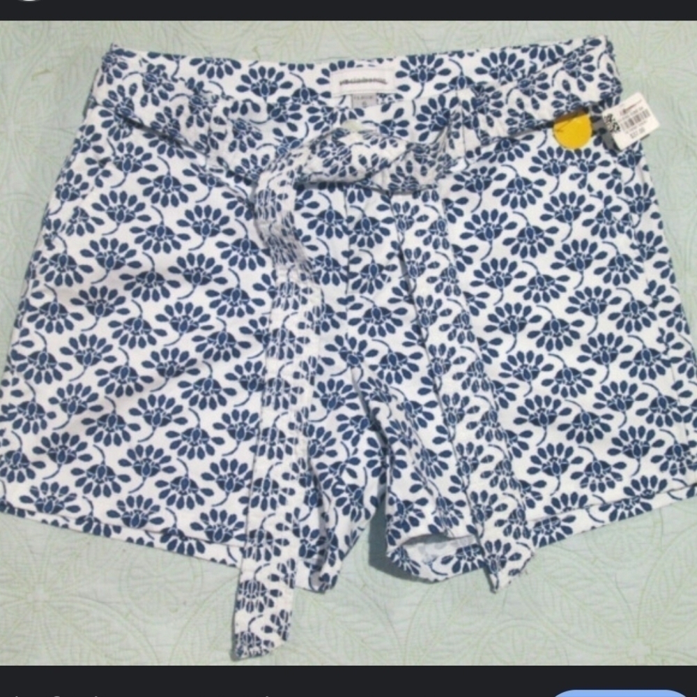 Liz Claiborne Cotton Blend floral shorts size 14